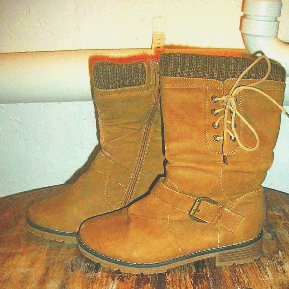 Women's boots size 7